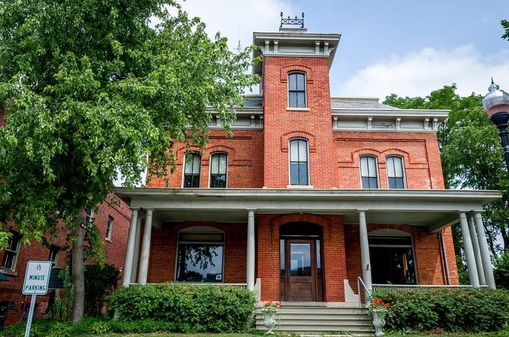 We Buy Homes Across Northwest Indiana: No Repairs, No Fees
